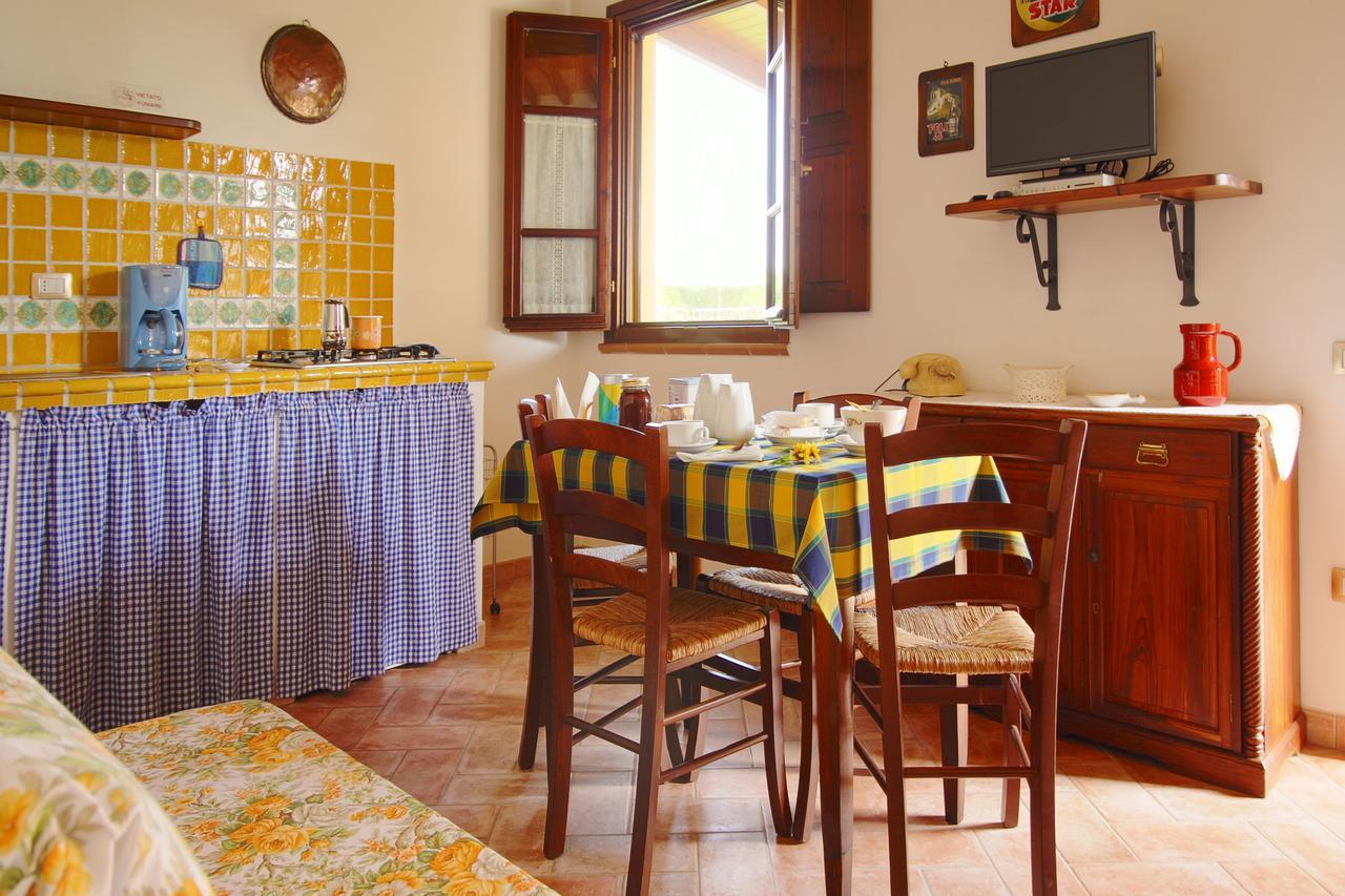 Podere Tre Cipressi Aparthotel Campiglia Marittima Exterior foto
